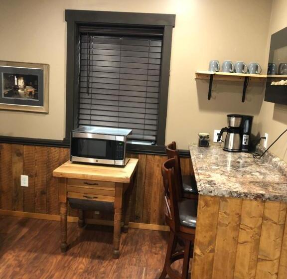 مبيت وإفطار The Whitmore Inn