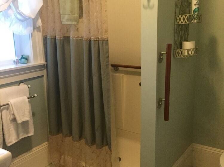 مبيت وإفطار The Whitmore Inn