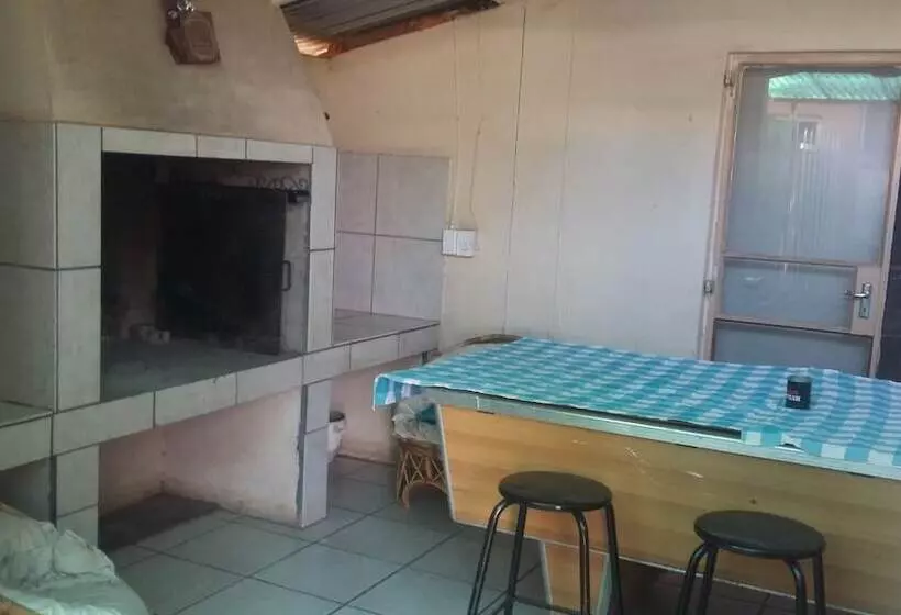 Hotelli Aardwolf Backpackers