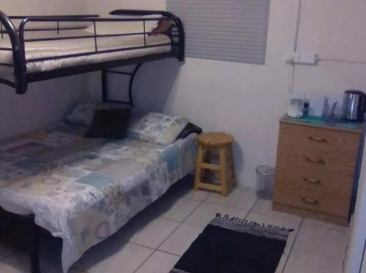 Hotelli Aardwolf Backpackers