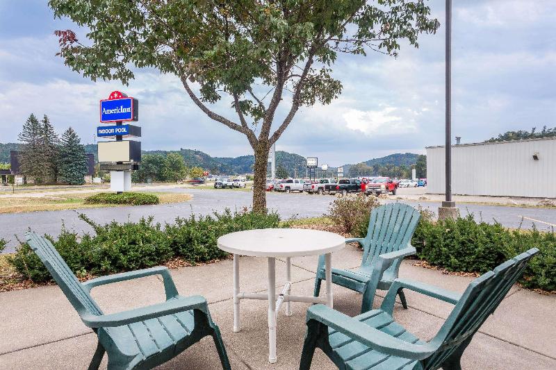 בית מלון כפרי Americinn By Wyndham Boscobel