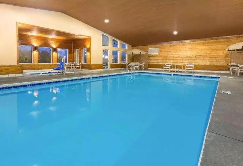 Hotelli Americinn By Wyndham Boscobel