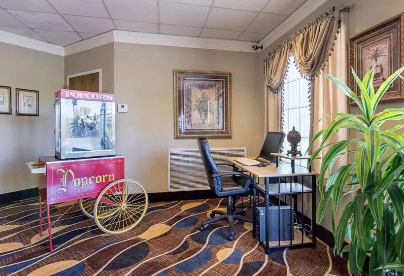 هتل Econo Lodge