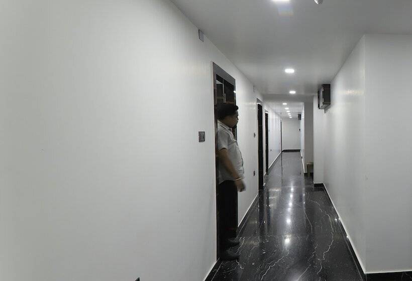 ホテル L N International