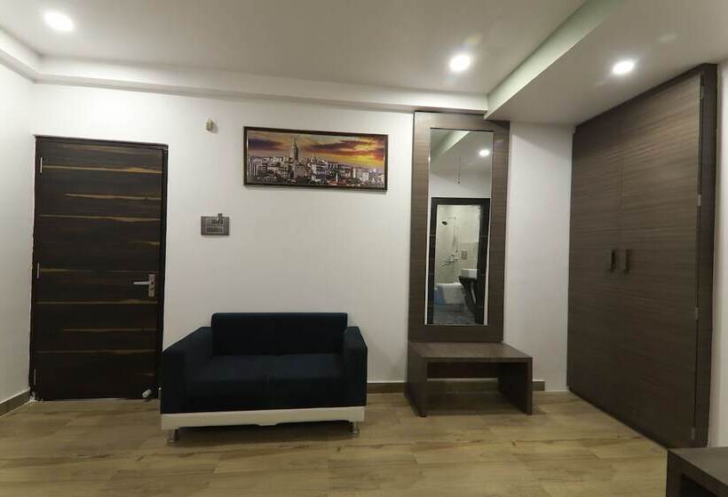 ホテル L N International