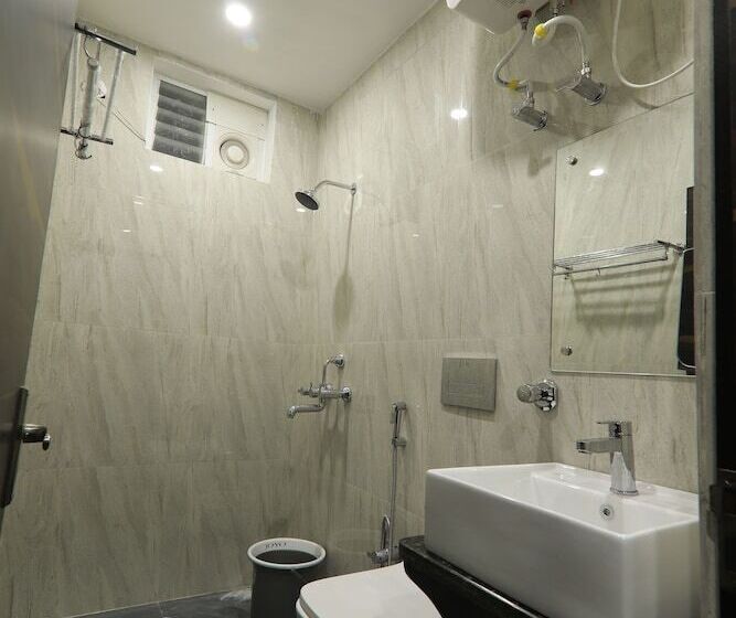 ホテル L N International