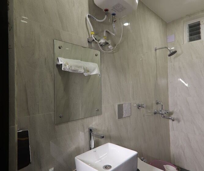 ホテル L N International