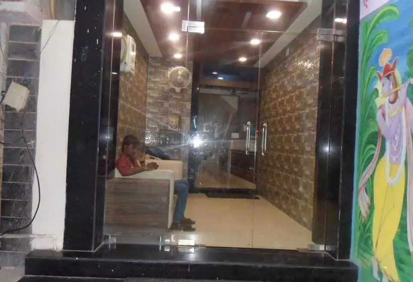 ホテル Madhusudan