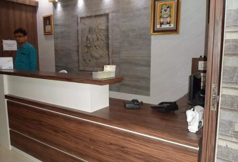 ホテル Madhusudan