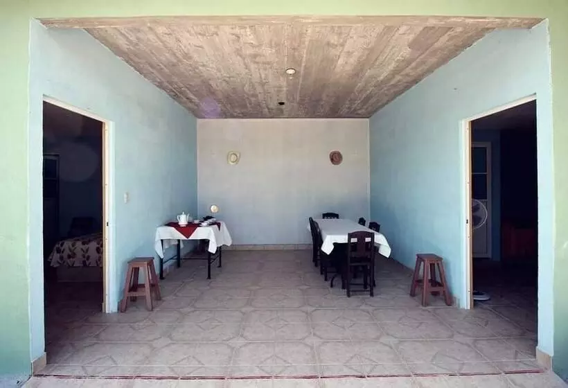 ホテル Una Estrella Casa De Huéspedes