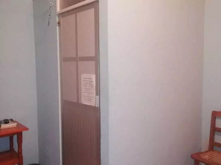 ホテル Una Estrella Casa De Huéspedes