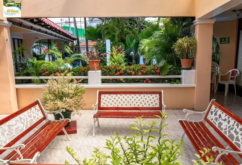 هتل Y Cabinas El Coral