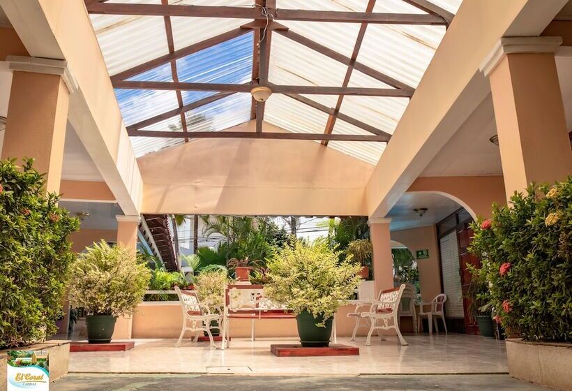 هتل Y Cabinas El Coral