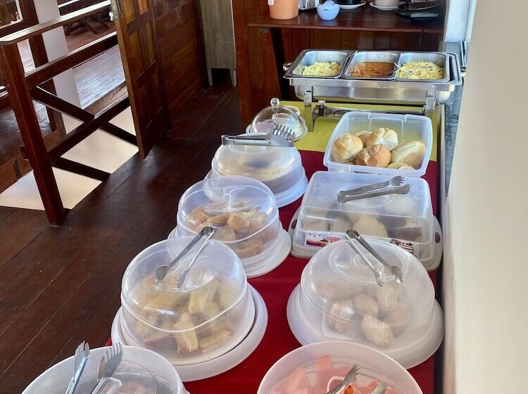 فندق صغير Piratas Do Morro Pousada