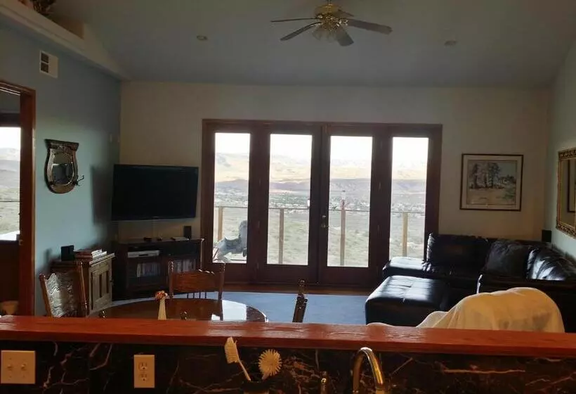 The Arizona Lighthouse B&b