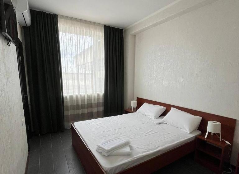 هاستل гостиница берлога