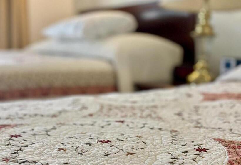 هاستل Sgt Prestons Lodge