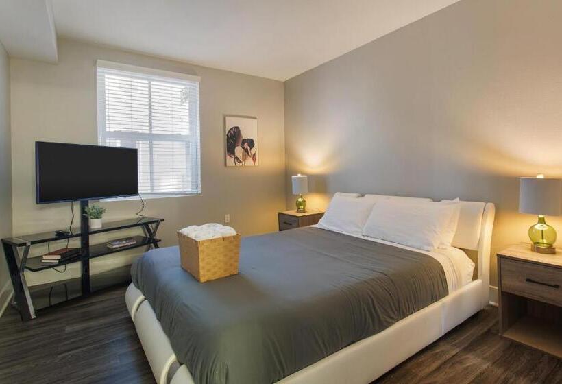 מלון כמוסות Santa Monica 2bedrooms Pool&gym&free Parking