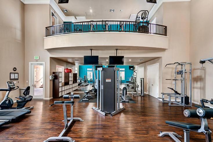 מלון כמוסות Santa Monica 2bedrooms Pool&gym&free Parking