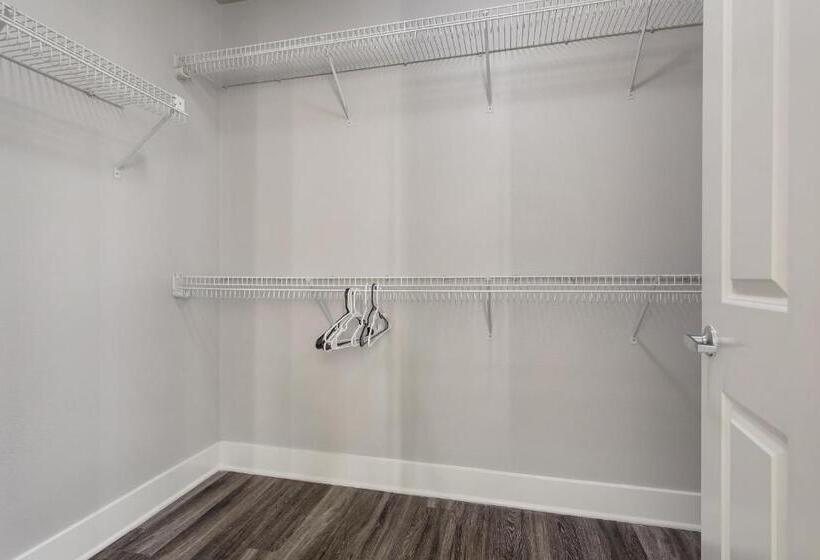 מלון כמוסות Santa Monica 2bedrooms Pool&gym&free Parking