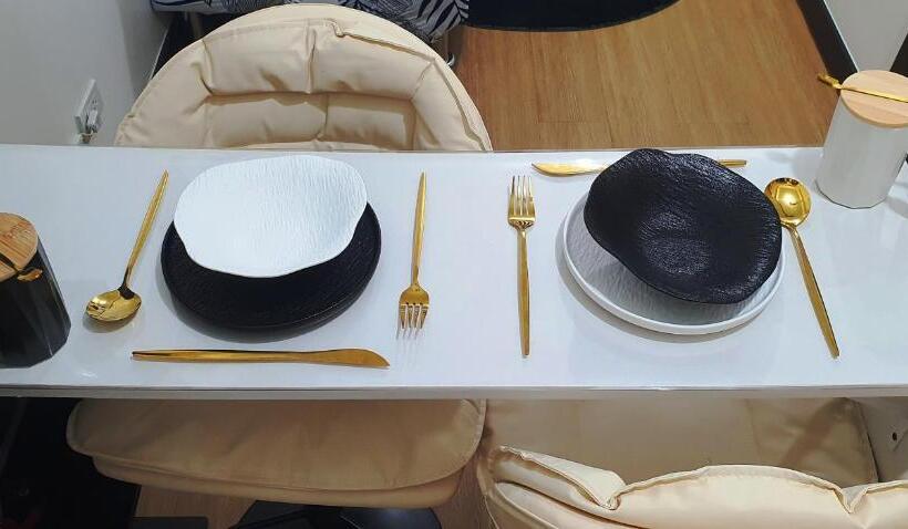 Hotel Cuddle & Cradle Staycation At The Celandine