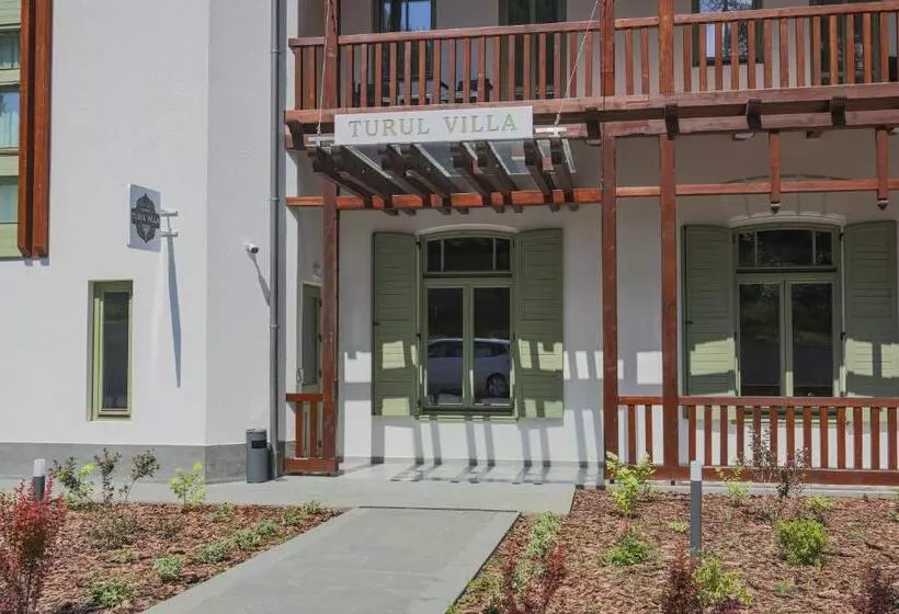 Hotelli Turul Villa