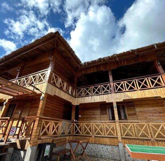 Islanders Hostel Port Barton