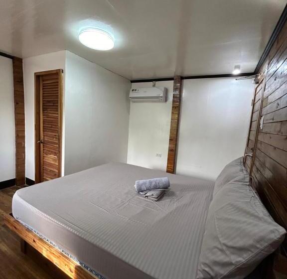 Islanders Hostel Port Barton