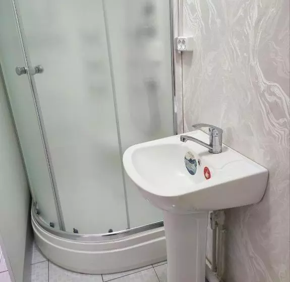 ペンション Saidjanov Hostel