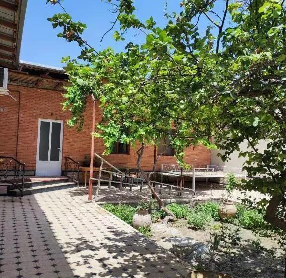 ペンション Saidjanov Hostel