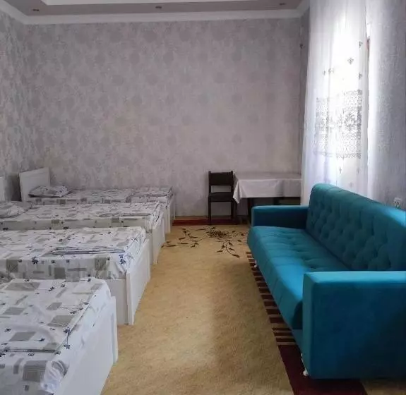 ペンション Saidjanov Hostel
