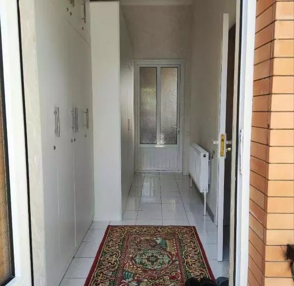 ペンション Saidjanov Hostel