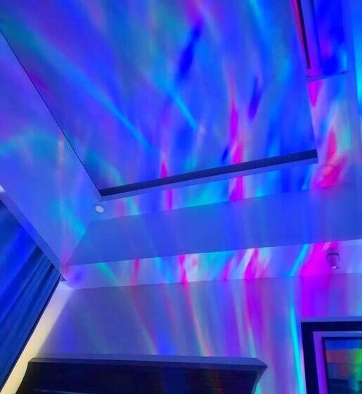 تختخواب و صبحانه Cozy Hotel Room With Bath Tub And Free Pool Access