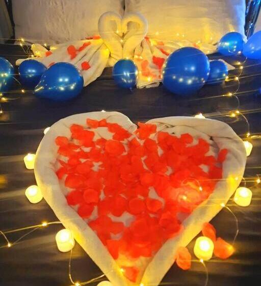 تختخواب و صبحانه Cozy Hotel Room With Bath Tub And Free Pool Access