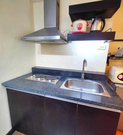 تختخواب و صبحانه Cozy Hotel Room With Bath Tub And Free Pool Access