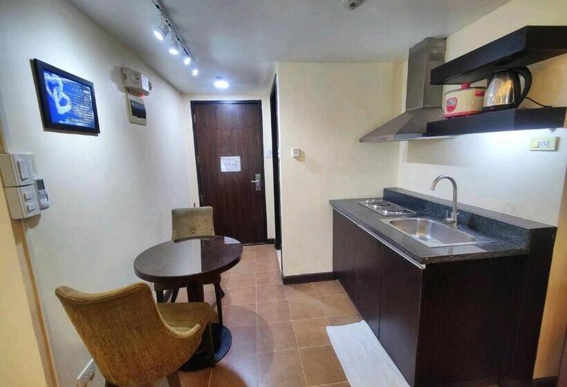 تختخواب و صبحانه Cozy Hotel Room With Bath Tub And Free Pool Access