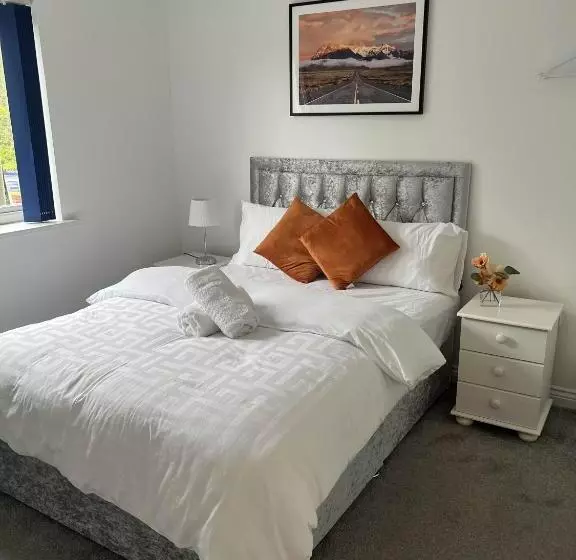 ベッドアンドブレックファースト Elegant 3 Bedroom Apt With En Suite And Shared Amenities With Free Wi Fi