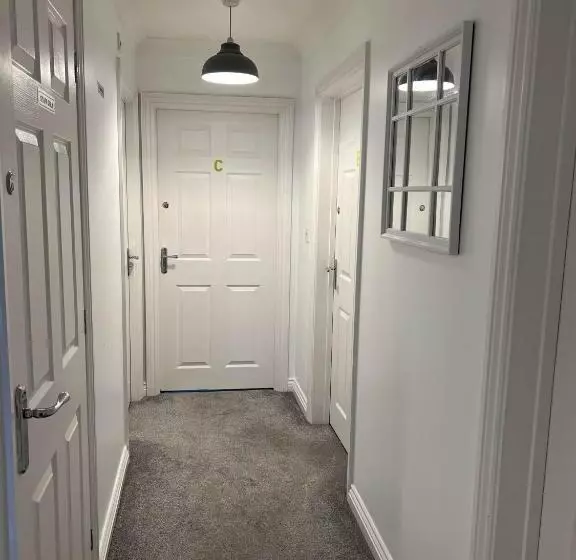 ベッドアンドブレックファースト Elegant 3 Bedroom Apt With En Suite And Shared Amenities With Free Wi Fi