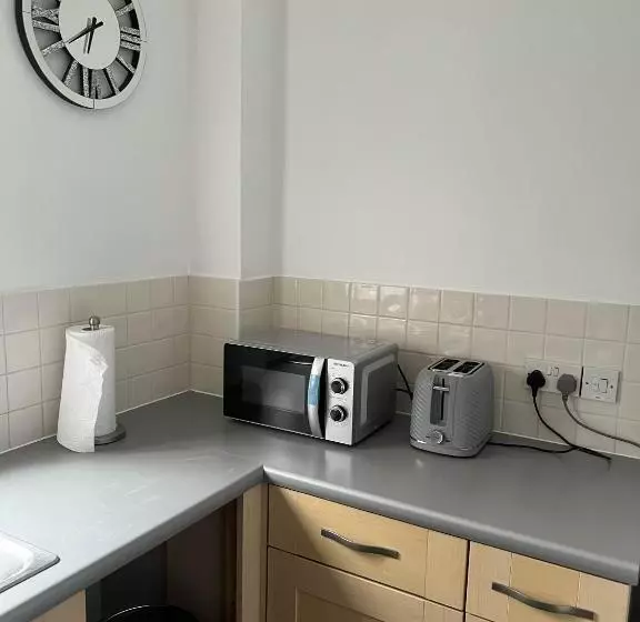 ベッドアンドブレックファースト Elegant 3 Bedroom Apt With En Suite And Shared Amenities With Free Wi Fi