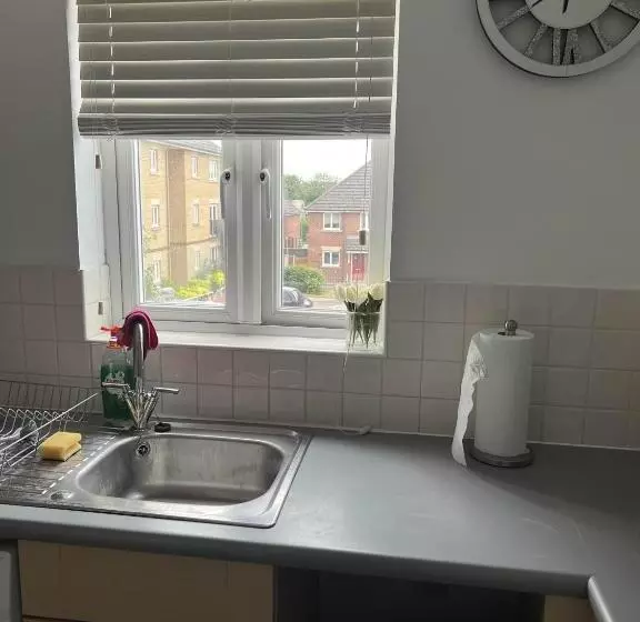 ベッドアンドブレックファースト Elegant 3 Bedroom Apt With En Suite And Shared Amenities With Free Wi Fi