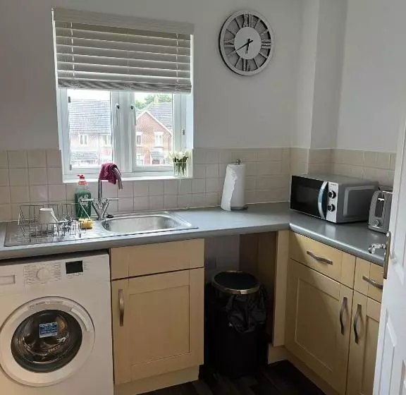 ベッドアンドブレックファースト Elegant 3 Bedroom Apt With En Suite And Shared Amenities With Free Wi Fi