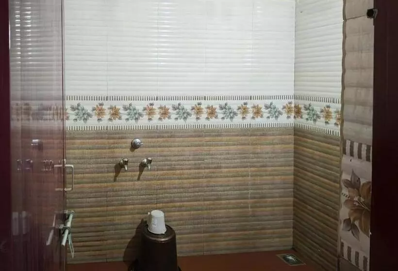 ホテル Adyar Residency