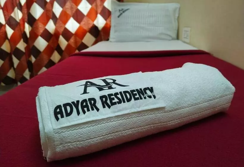 ホテル Adyar Residency