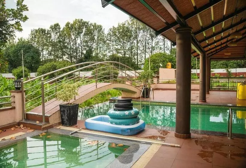 ホテル Akbar Farms
