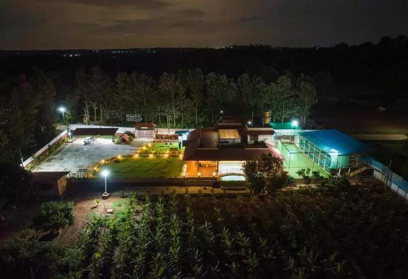 ホテル Akbar Farms