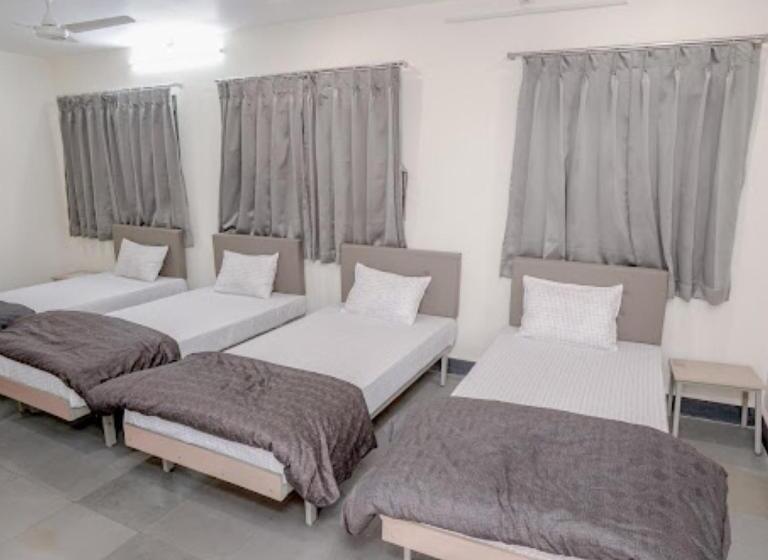 בית מלון כפרי Anjali Residency Bhuj