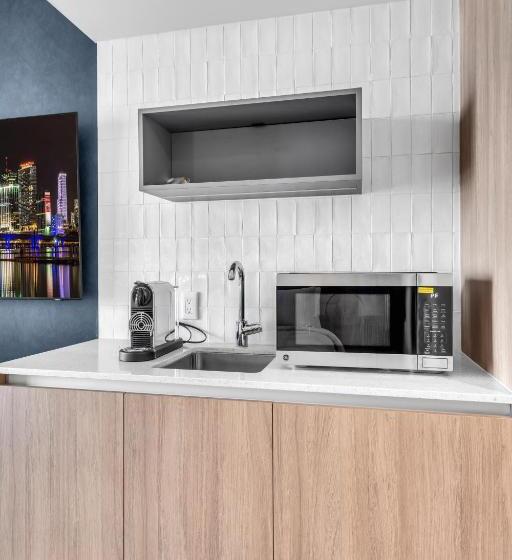 هتل Gale Miami Junior Double Suite With Balcony