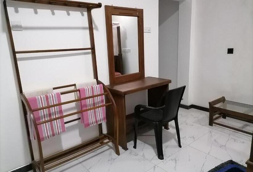 Hotell Zimmer & Safari Udawalawa