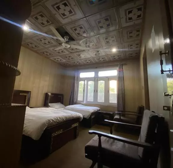 پانسیون Dost Guest House