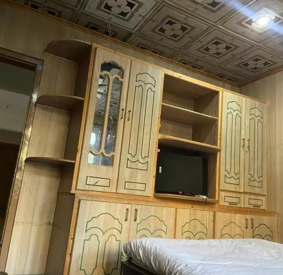 پانسیون Dost Guest House